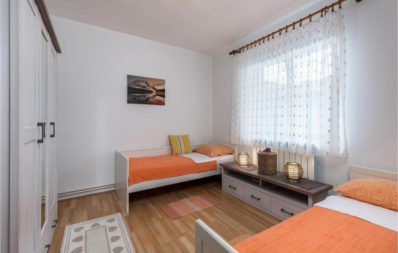 2 Bedroom Gorgeous Apartment In Kostrena Buitenkant foto